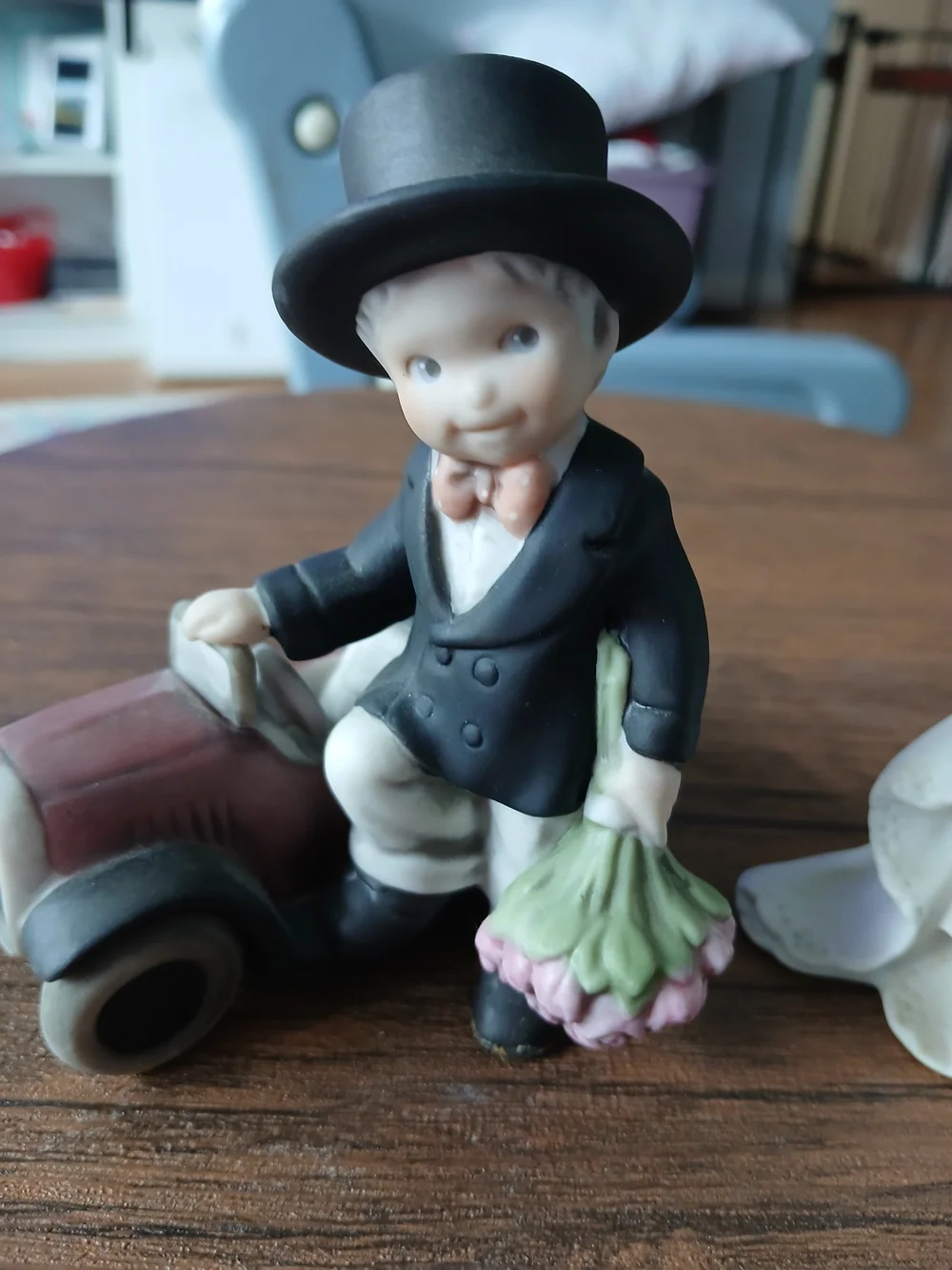 Enesco Promises of Love Wedding Bride & Groom Ceramic Figurines Set of 2